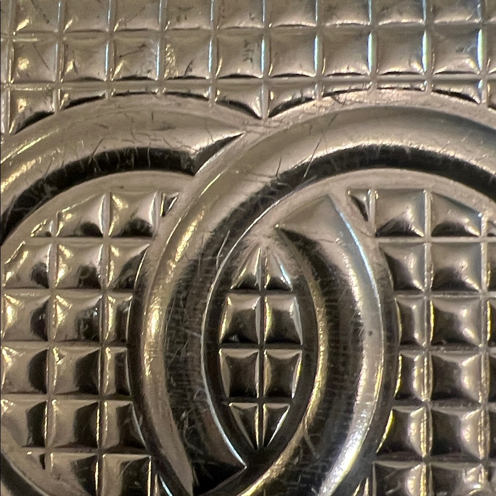CHANEL Quilted Silver Accessory Case - Picture 16 of 16